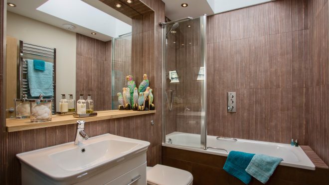 The smallest Room – How to make the most of your Bijou bathroom....